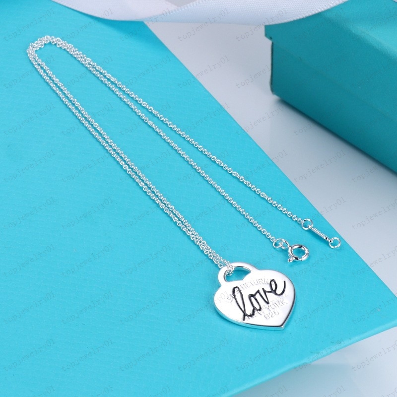 

Fashion peach heart necklace bracelet OT buckle ladies stainless steel couple pendant neck luxury jewelry Valentine's Day gift with box