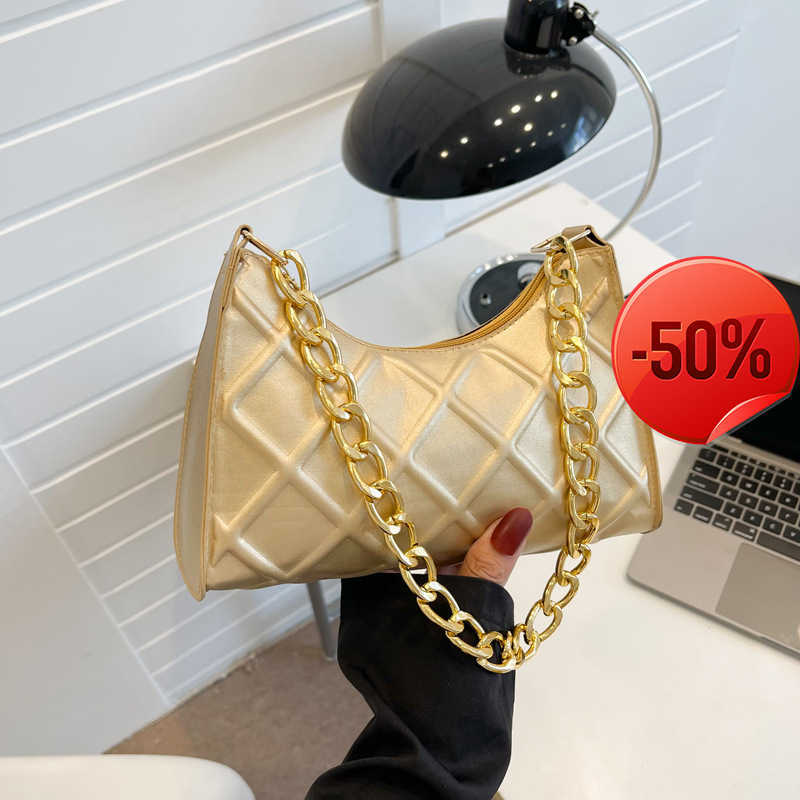 

New Clutch Bags for Women Lingge Popular Bag Women's 2022 Summer Fashion Chain Small Square Handheld One Shoulder Underarm, Black7