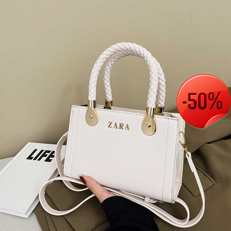 

New Clutch Bags for Women 2022 Small Ins Fried Dough Twist Hand Metal Indentation Tag Shoulder Msenger evening ladies clutches handbags designers, Black9