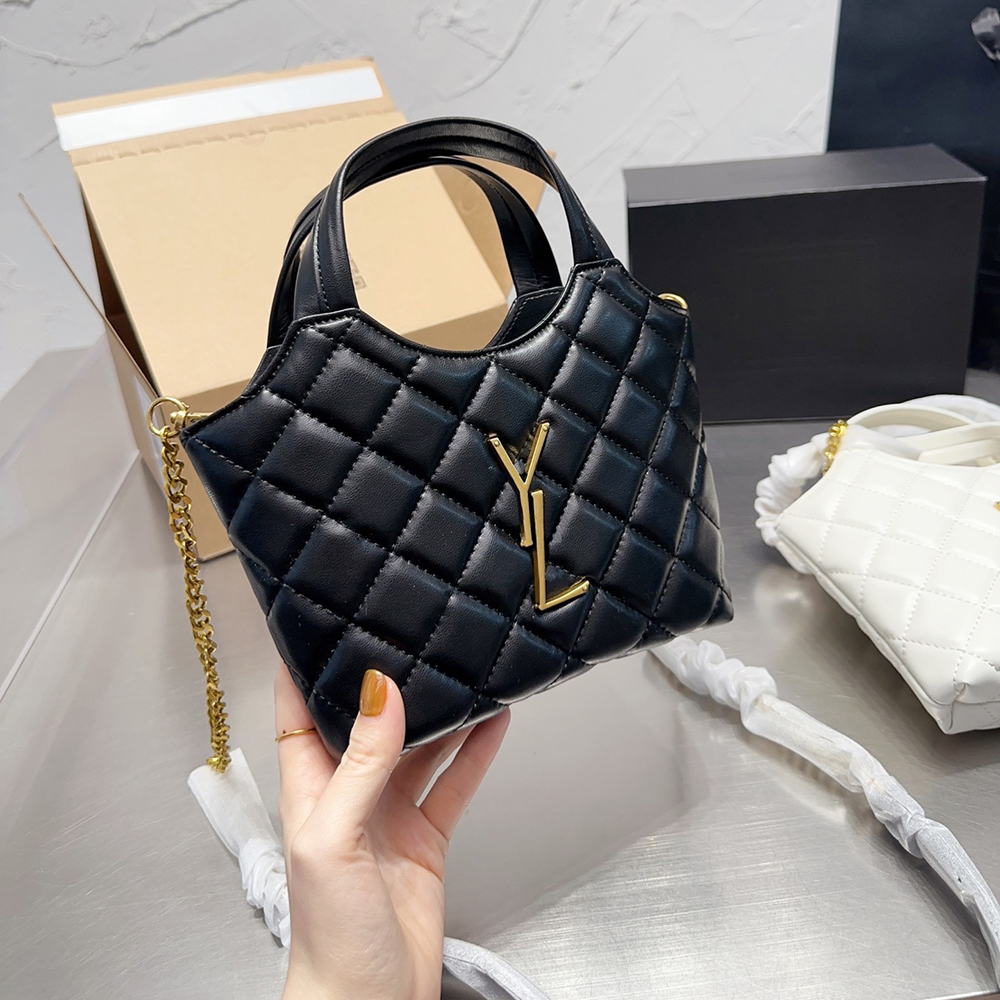 

20cm and 18cm designer bag Women tote bags Attaches Crossbody Shopping beach fashion famous Small Totes Shoulders Purse High-Quality Handbags, Black 20cm(silver)