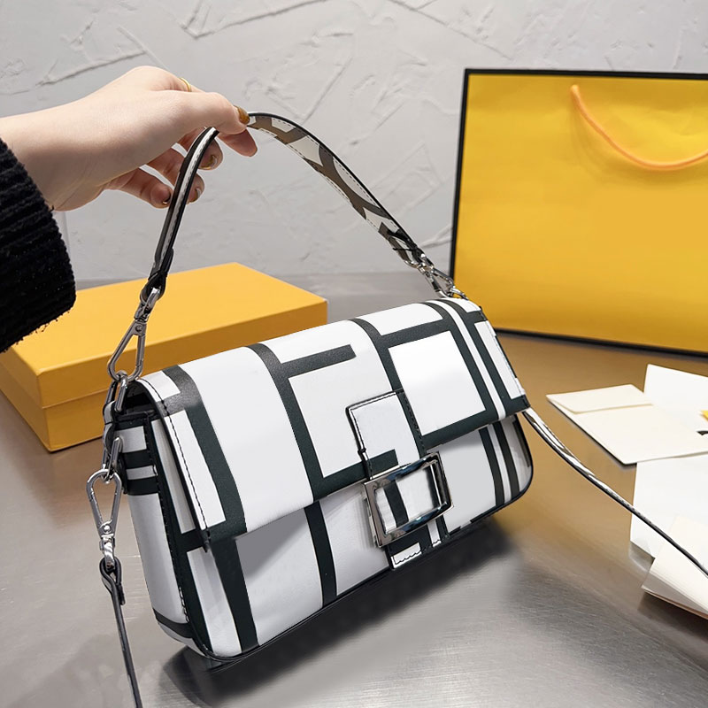 

Square Flap Crossbody Bag Handbags Fashion Letter Printing Shoulder Bags Silver Hardware Magnetic Buckle Removable Strap Clutch Purse Interior Zipper Pocket, 20x10cm