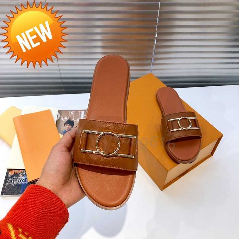 

calf leather slipper women lady outsole Summer gold-tone Circle buckle accessory Lock It flat mule Slides Slipper Thong Sandal Shoes