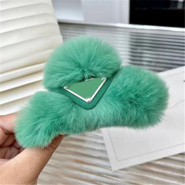 

Designer Fluffy Hair Clips Women Luxury Hairpins Fuzzy Letters Claw Clip Furry Winter Warm Hair Pin Designers Girls Hairclips Jewelry