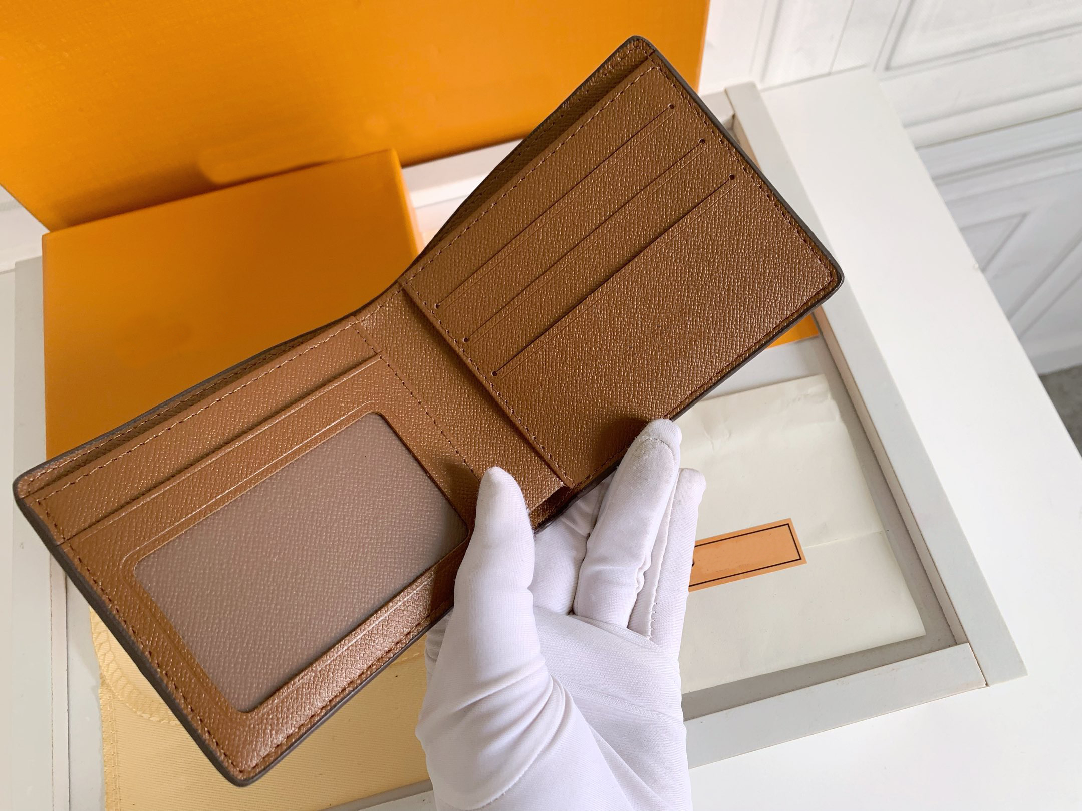 

Men wallet short card holders credit card money clip photo holder comes with dust bag and box, Brown plaid