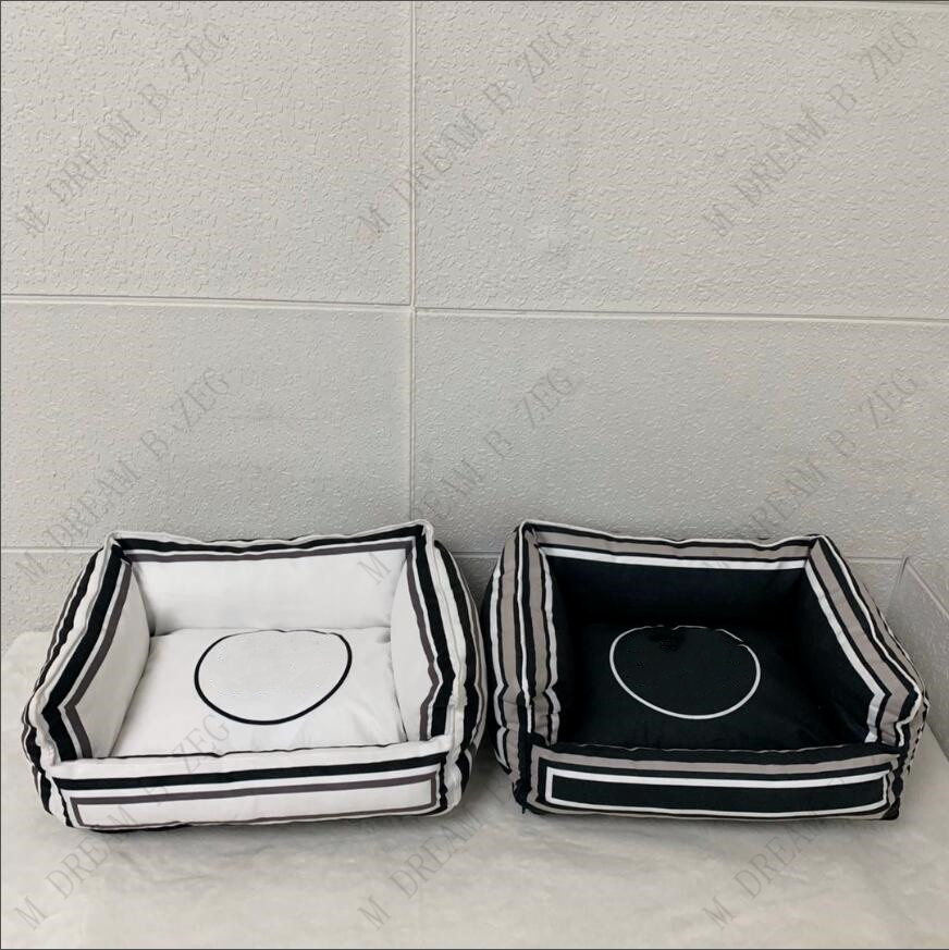 

Deaigner Dog Kennels & Houses Accessories Classic Pattern Pet Breathable Soft Padding with Nonskid Bottom Fashion Dog Beds PS1554, In the figure