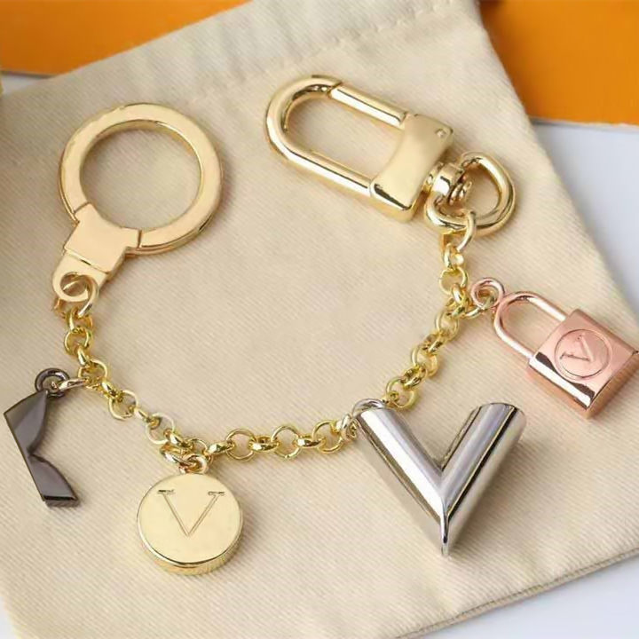 

Top-Quality Luxury keychains designer key chain Men Car Keyring Women Buckle Keychain Bags Pendant stainless steel keychain good nice