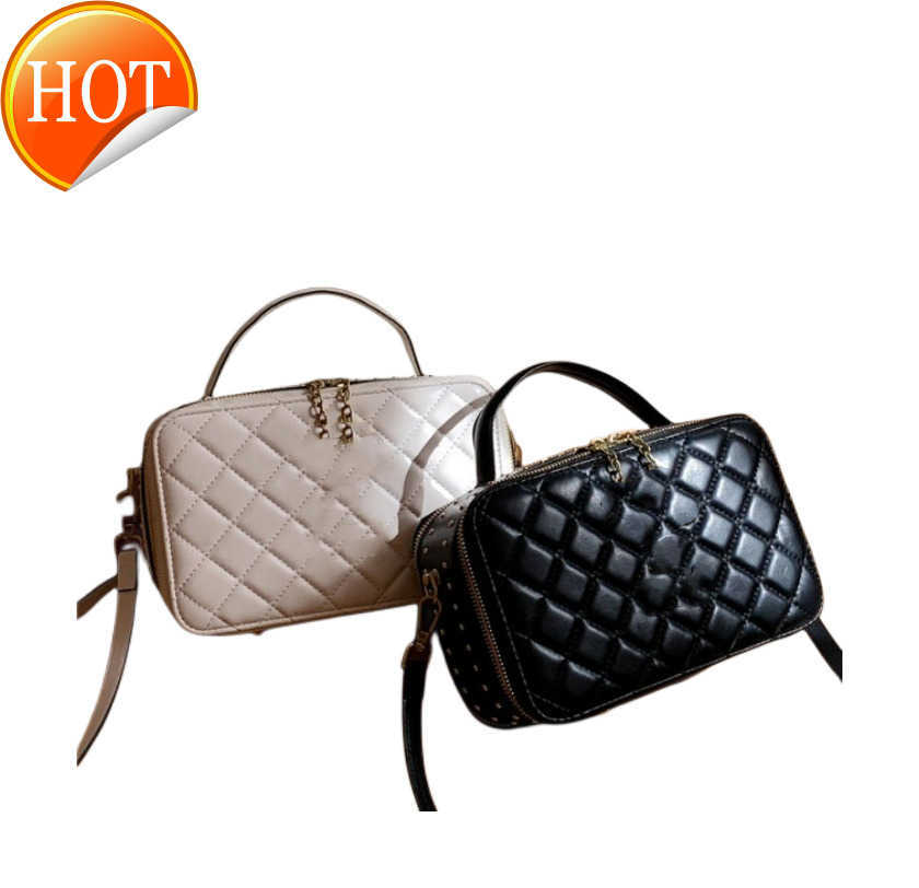 

Luxury Designer Hand Bill of Lading Shoulder Bag 2023 New Women's Fashion Handbags Versatile Portable Crossbody Bags Gift Box Packaging Factory Direct Sales, Black lady backpack