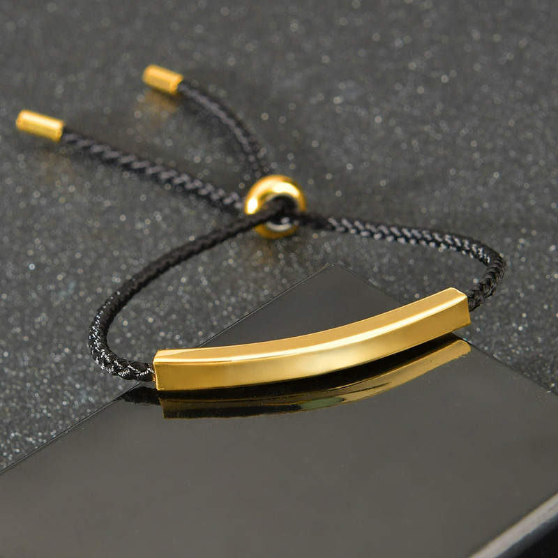 

Engraved letter woven string bracelet designer bracelets for women clovers woman jewelry rose gold love bangle ice out custom chain jewellery luxurious charm party