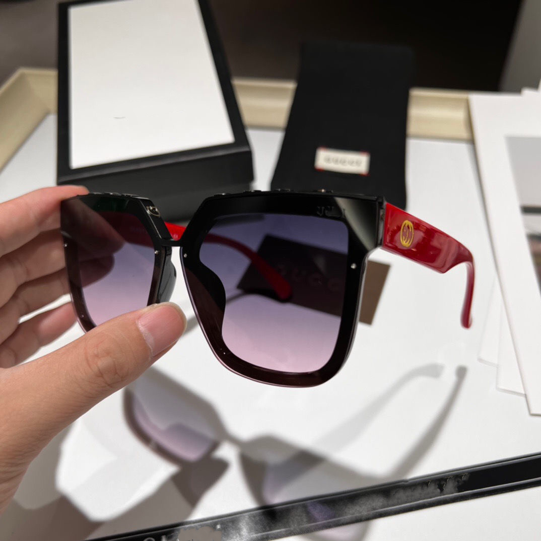 

Wholesale Designer Sunglasses Original Eyeglasses Outdoor Shades PC Frame Fashion Classic Lady Mirrors for Women and Men Glasses Unisex box