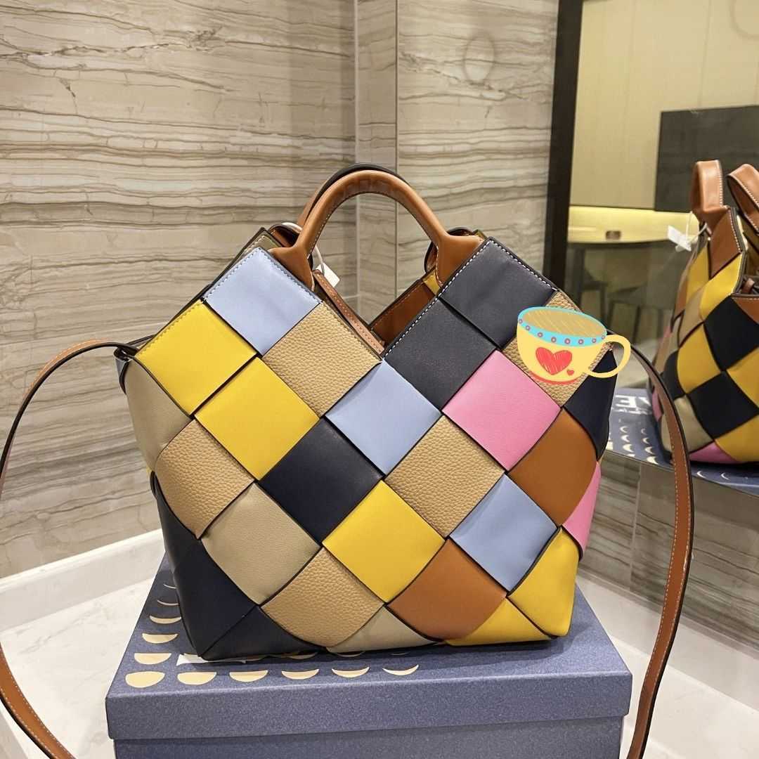 

Bag Space Shopping 2023 Loews Fashion Highlight Handbag Cowhide Mommy Designer Shoulder Bags Large Capacity Women's Ksg9, 33cm