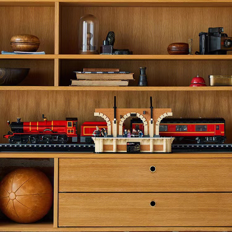 

2022 New 5129 Pieces Are Compatible With 76405 Classic Express Train Building Blocks For Adults Children Gifts