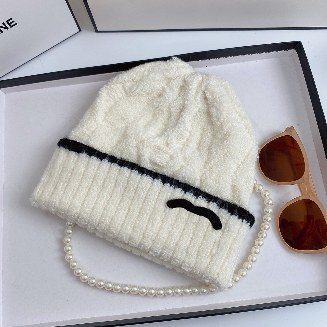 

hats Luxury designer beanie autumn and winter Pro skin men and women fashion warm breathable classic soft daily versatile gift very beautiful, White