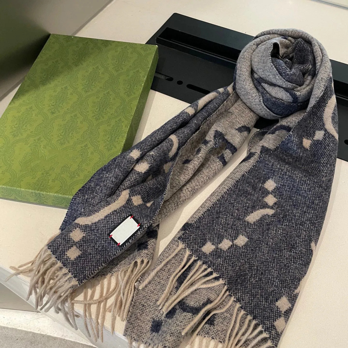 

Luxury Designer Letter Scarf For Women Cashmere Double Sided Tassel Mens Womens Sciarpe BiG Size Warm Scarves Winter Echarpe Shawl Scarfs