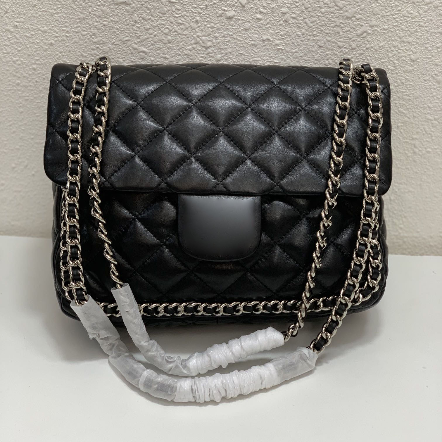 

French Large Capacity Sheepskin Quilted Bags Edging Woven Chain Crossbody Wallets Vintage Black Matelasse Silver Hardware Outdoor Street Shoulder Bag 30CM