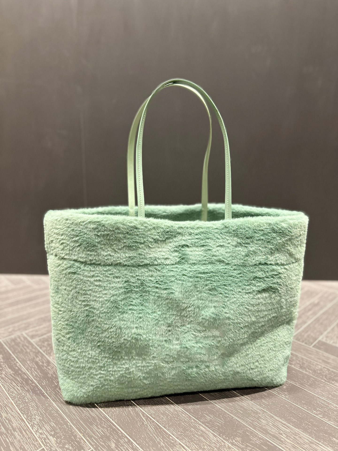 

Fluffy large capacity Tote bag luxury brand women handbag shopping bag winter plush purse beautiful 39cm Totes bags, Yellow