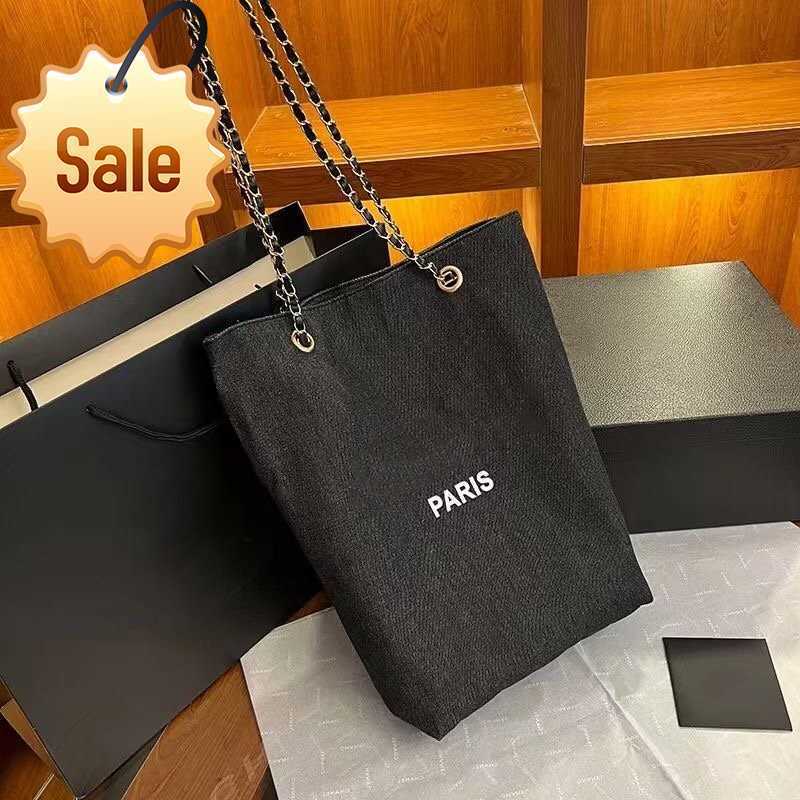 

Women's Brand Designer Shoulder Bags 2023 New Fashion Multifunctional Portable Texture Brands Gift Box Packaging Factory Direct Sales Factory Direct Sale, 20x14x8cm black