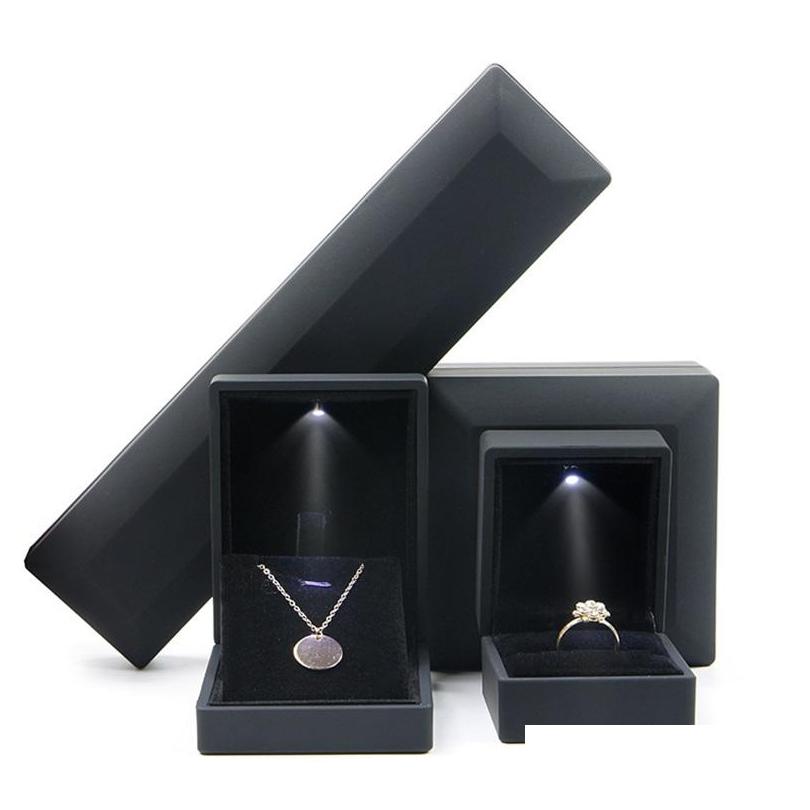 

Jewelry Boxes Luxury Bracelet Box Square Wedding Pendant Ring Case Gift With Led Light For Proposal Engagement 2049 Q2 Drop Delivery Dhxvc