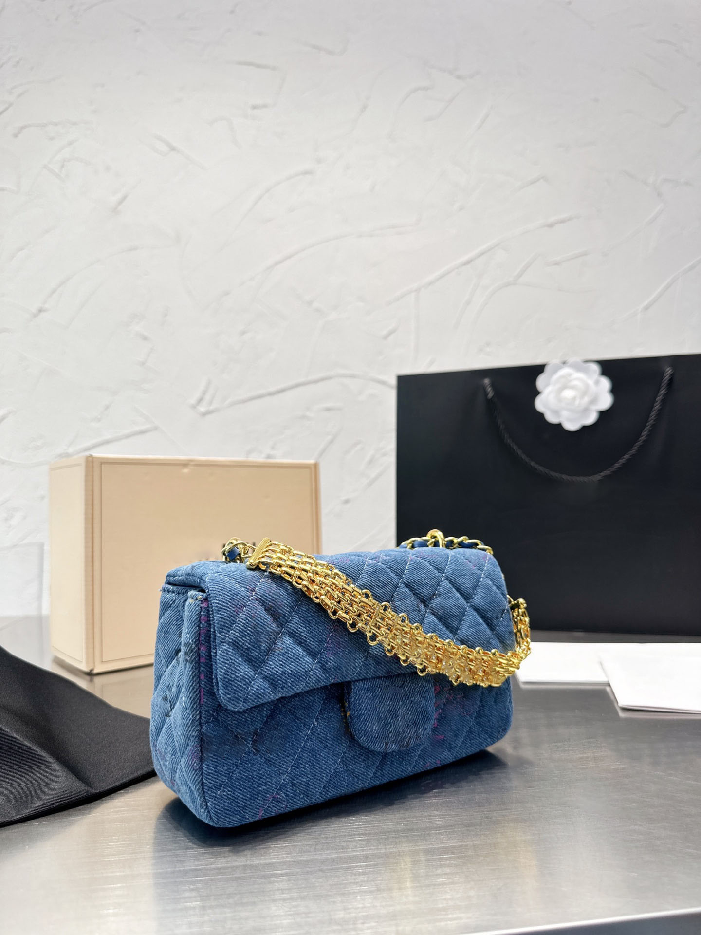 

Chain bag Fashion Designer Bag Luxury brand Single Shoulder bags Women handbag denim metal locking Winter crossbody purse Blue