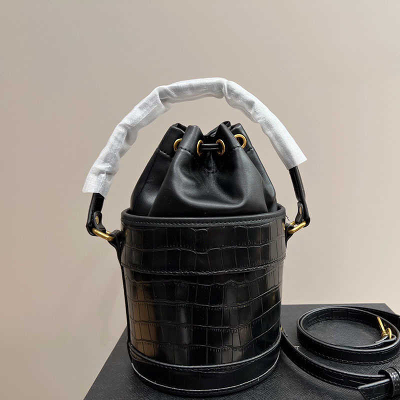

Drawstring buckets designer bag women luxurys handbag leather shoulder bags Simple Solid Color Crossbody Bags female purse wallet 221210, Black