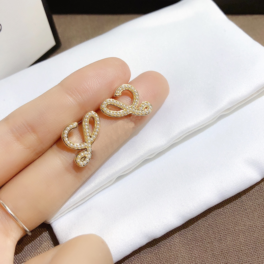 

Fashion Designer Earring Charm Luxury Design Stud Diamond Earrings Classic Women Accessories Screw Earrings Jewelry Wedding Gift