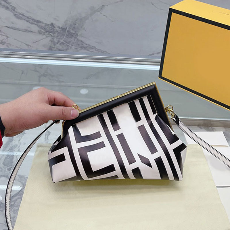 

Clip Bag Women Shoulder Bags Fashion Full Letter Print Genuine Leather Handbag Purse Hasp Gold Metal Clasp Removable Shoulder Strap Crossbody Wallet, Black