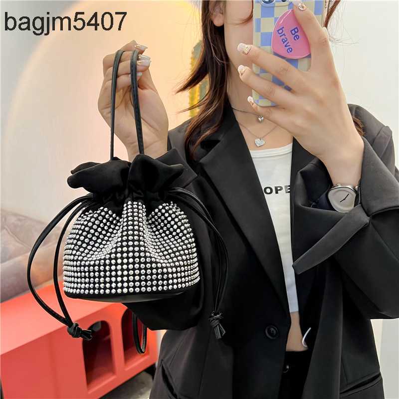 

2023 Women's Diamond Bag 80% Discount Wholesale Retail Women New Fashion Bright Money Bucket Popular Chain Single Shoulder Satchel, Color
