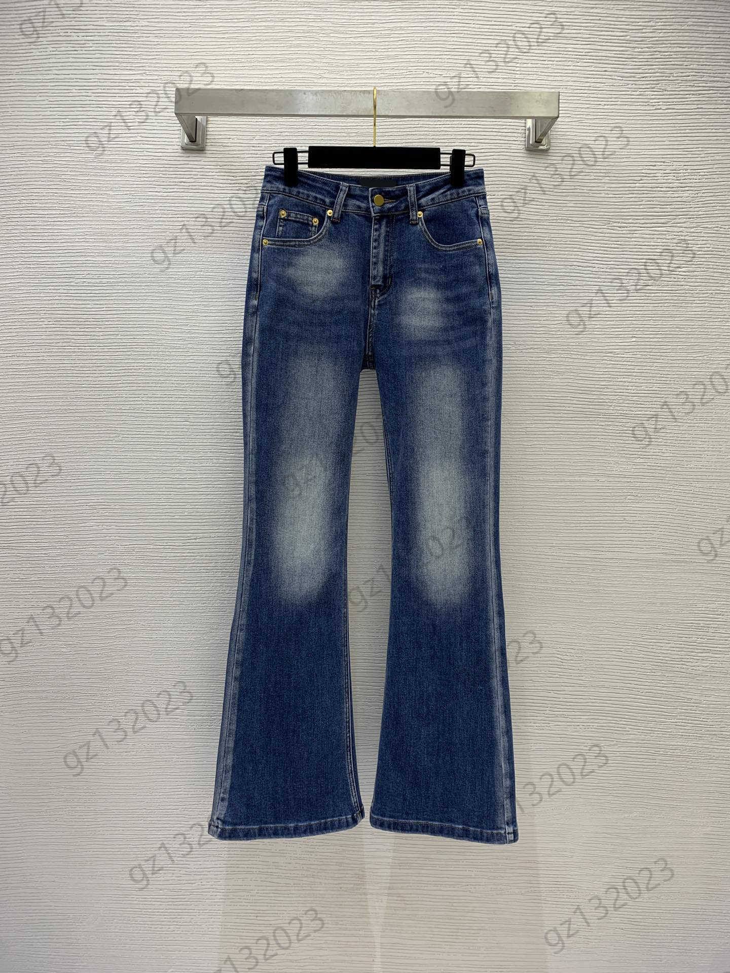 

Jeans Woman Designer Behind Custom Letter Logo Embroidery Slim Denim Trousers Midweight Button Fly Light Flared Jeans Spring Autumn Brand Women Clothing