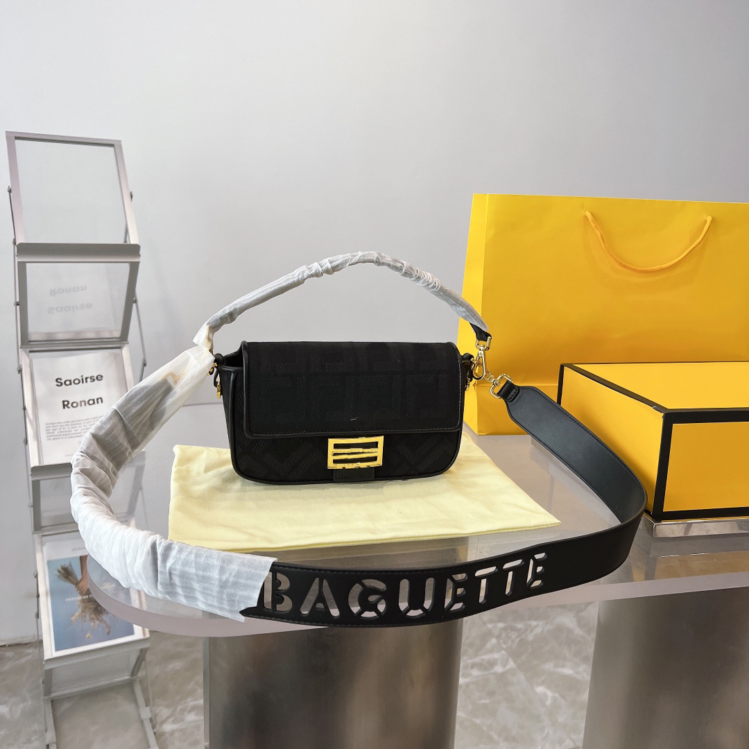 

Designer Mini Tote Bag Shoulderbag Baguette Fashion Shoulder Bags Hobo Black Totes Designers Handbags Women Luxurys With Logo Box 22121703CZ