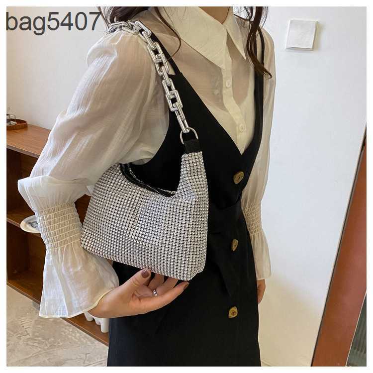

2023 Fashion Diamond Bag 80% Discount Wholesale and Retail New Style Water Women's Bangdi Girl Portable Chain One Shoulder Crossbody Armpit, Black7