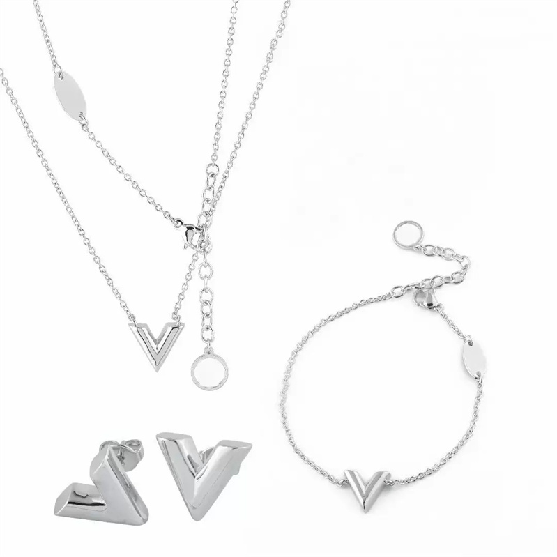 

Fashion Design Gold Bangle Necklace Silver Pendant Necklaces Female Jewelry Set Exquisite Craftsmanship Classic Wholesale Luxury Designer Bracelet For Women