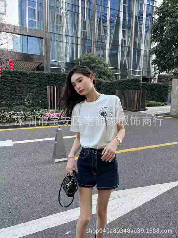 

Women' Jeans designer P triangle logo shorts design net red upper body black and white female fashion OP23