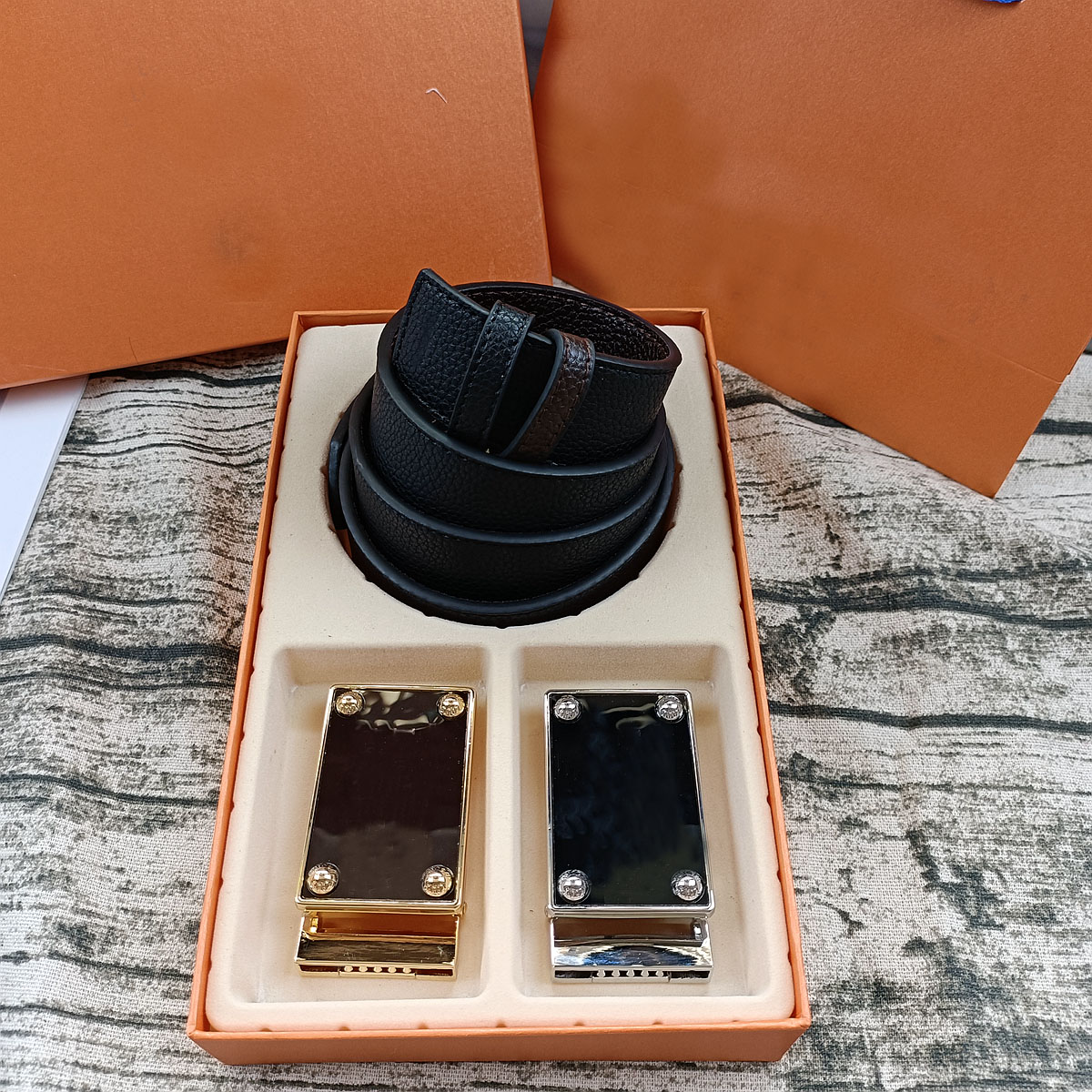 

Hot luxury designer belts for men male chastity top fashion mens Leather jeans belt pin buckle casual strap width 3.8cm Classic letters 2 buckles set with box, As picture