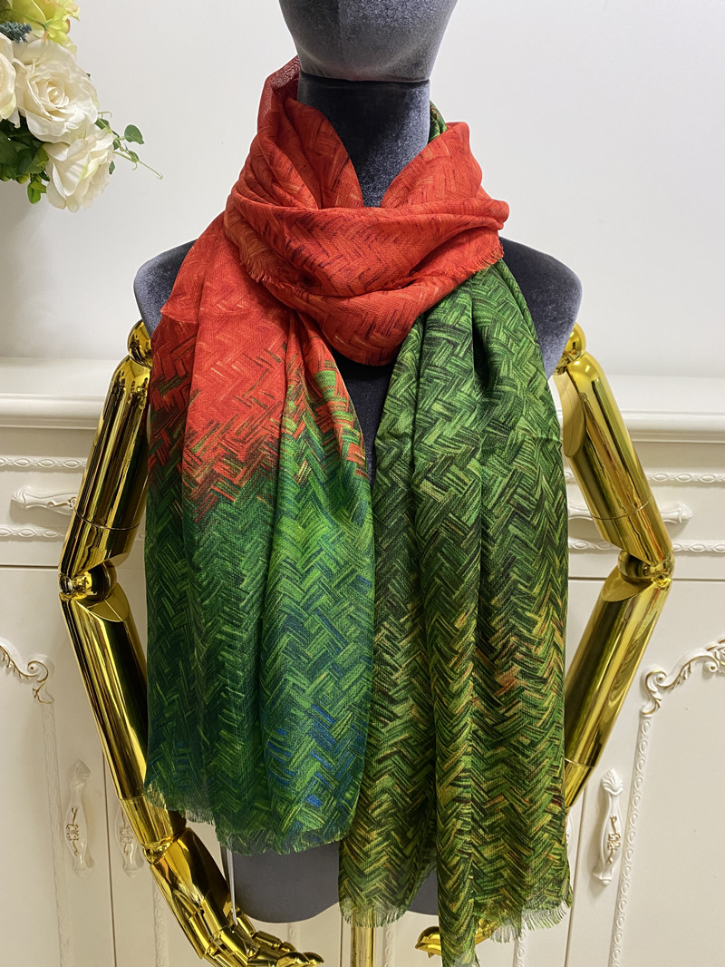 

Women's scarf 100% silk material print gradient pattern thin and soft beautiful scarves big size 190cm -110cm