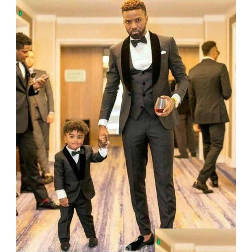 

Wedding Tuxedos High Quality One Button Charcoal Grey Groom Shawl Lapel Slim Groomsman Best Man Drop Delivery Party Events Wear Dhe56, Yellow