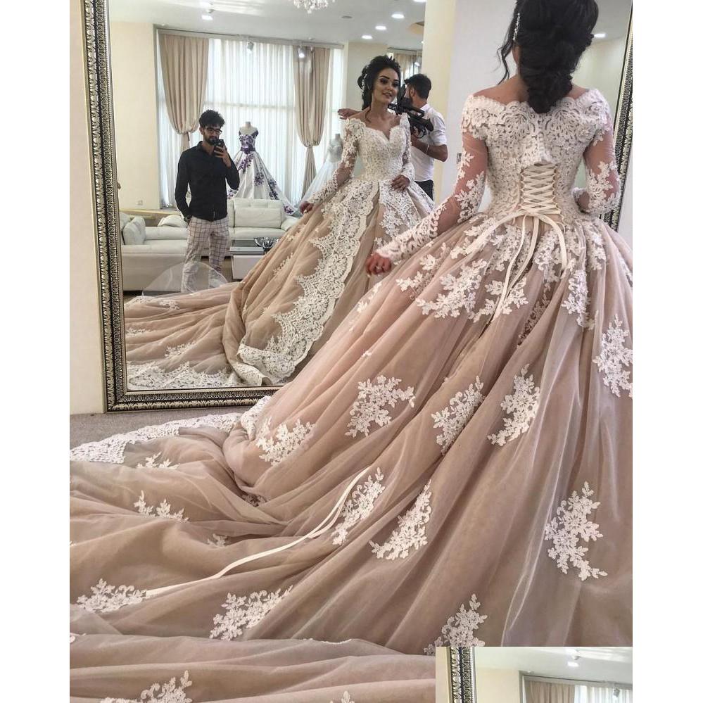 

Ball Gown Wedding Dresses Medieval Dress Lace Up Champagne Long Train Off The Shoder Bridal Gowns With Sleeves Plus Size Drop Delive Dh7M2, White