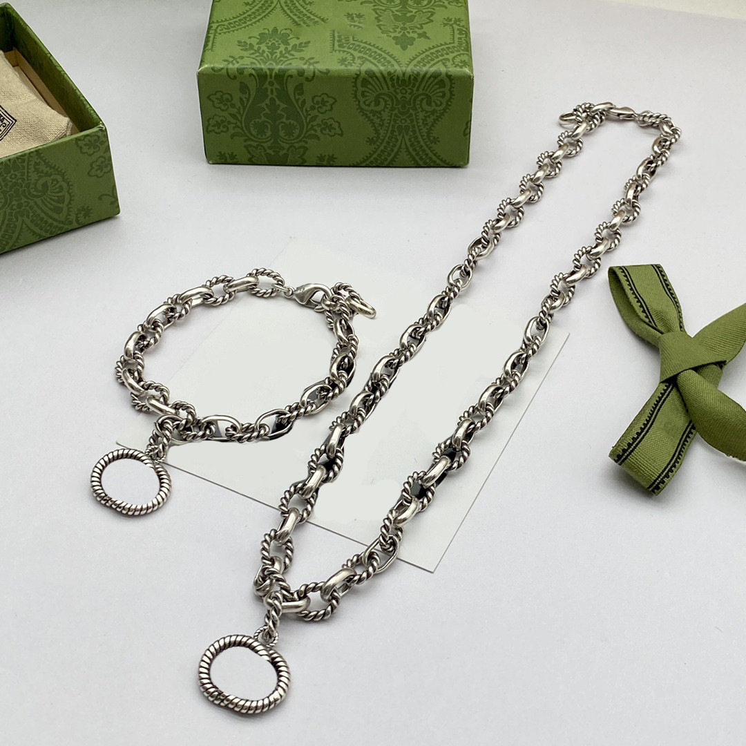 

Chic Interlocking Letters Necklace Jewelry Sets Designer Bracelets Silver Stamps Necklaces Women Pendant Bracelet With Box, As pic