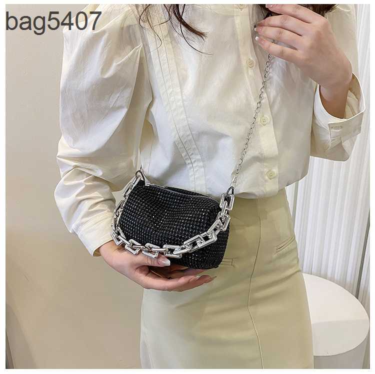 

2023 Women's Diamond Bag 70% Discount Wholesale Retail New Premium Texture Chain Water Drill Cylindrical Single Shoulder Underarm Crossbody, White9