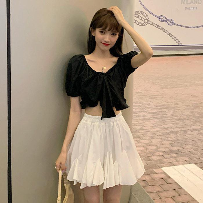 

Skirts Black V-neck Puff Sleeve Bow Bandage Midriff Outfit Top White Pleated Half Short Skirt Temperament Twinset, White pleated skirt