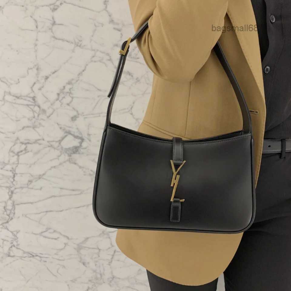 

26cm Luxury Hobo Cross Body Designers Shoulder Bags Classic Style Fashion Women Genuine Leather Handbag Totes Wallet With Gift bagsmall68, Light brown