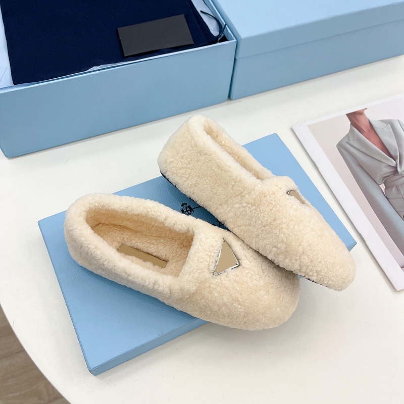 

Woman Ecru Black Shearling Slippers Espadrille Designer Furry Sandals Wool Slides Flat Wooly Espadrilles Rubber Monobloc Sole