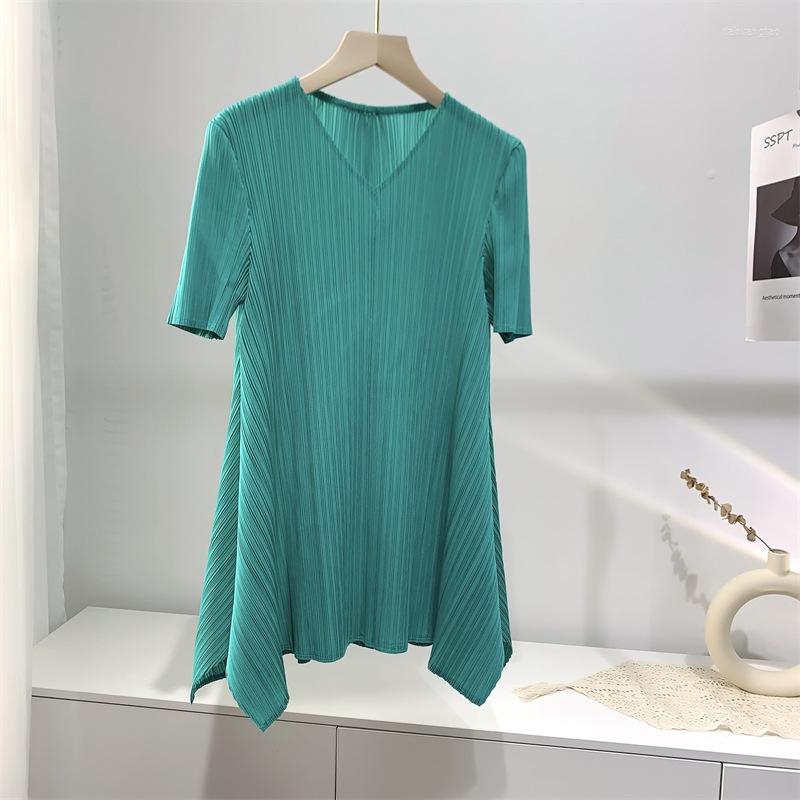 

Women's T Shirts Women Tops Miyake Pleated Fashion Solid V-neck High Street Short Sleeve Summer Folds Loose Casual Large Size T-shirts, Black