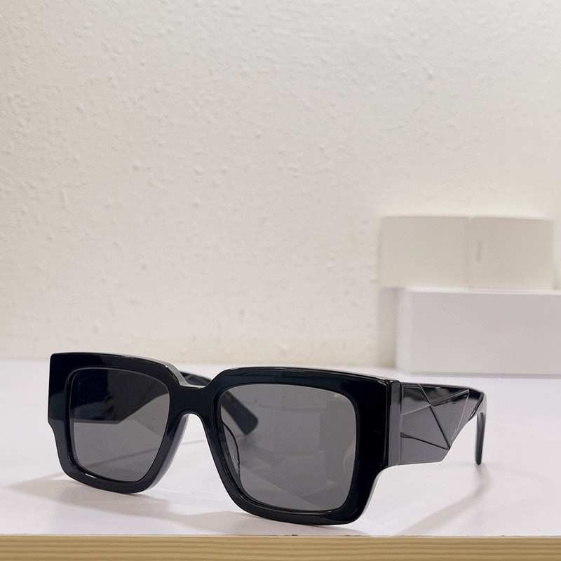 

Sunglasses For Men and Women Summer 52YS Style Anti-Ultraviolet Retro Plate Metal Frame Fashion Glasses Random Box