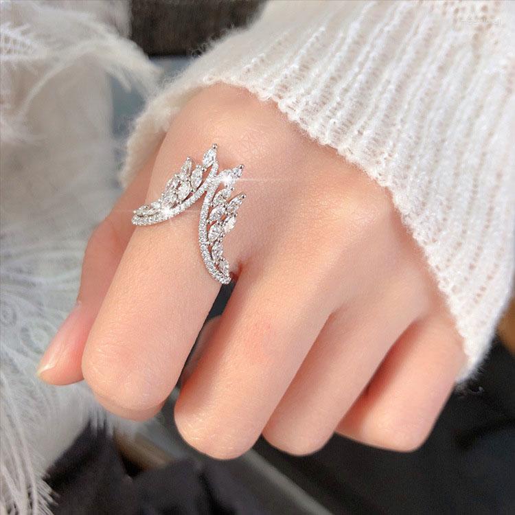 

Wedding Rings Premium V-Shaped Floral White Zircon For Women Adjustable Size Jewelry Prom Party Accessories Gift MSR189