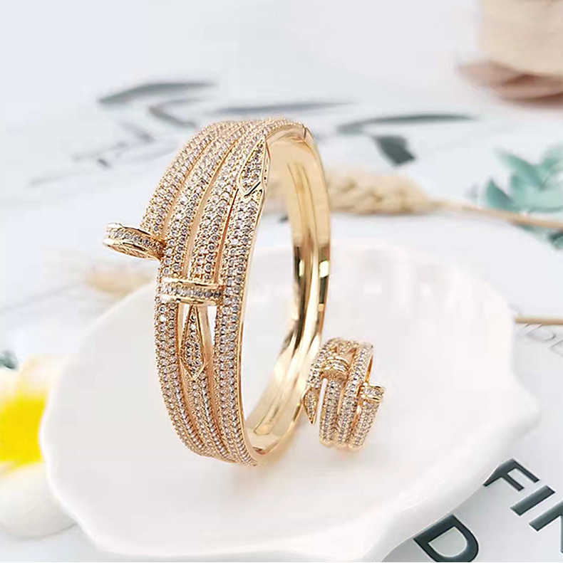 

Luxury Inspired Designer Jewelry Full of Zircons Accessories for Women Double Layers Screw Nail Bangle Bracelet Ring