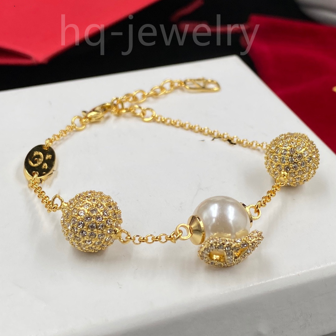 

Letter Bracelets Designer Fashion Lady Bracelet Womens Adjustable Gold Luxury Valentines Day Gift Jewelry1