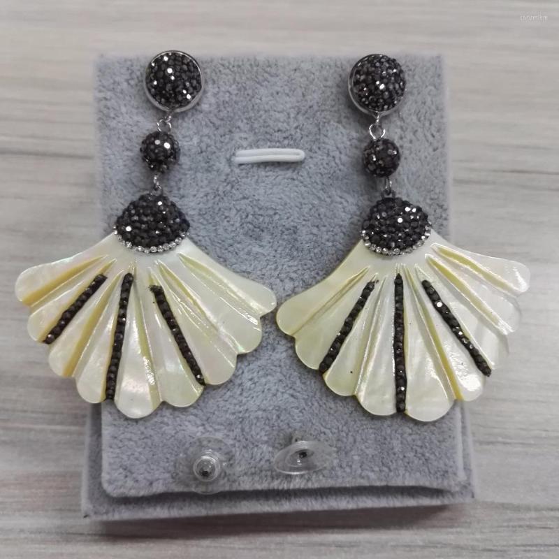 

Dangle Earrings Natural Yellow Beige Caving Sector Fan Shape Shell Pave Shine Rhinestone Beads Charm Connectors Earring For Women