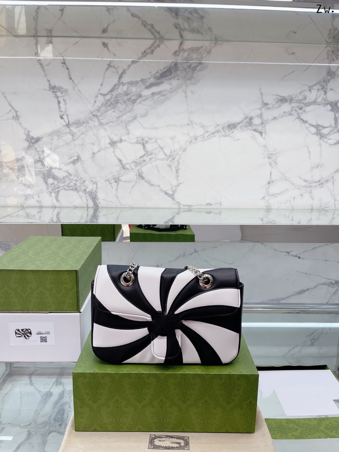 

2022 Designer's New Black and White Classic Handheld One Shoulder Wallet Genuine Leather Women's Bag for Women with Taste, Split