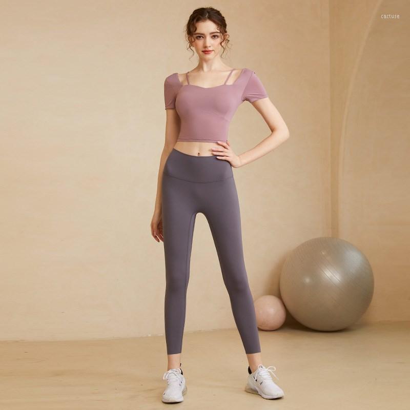 

Active Shirts Women Yoga Short Sleeve Summer Sport Gym Fitness Jersey Crop Tops Female Workout Breathable T-Shirt With Chest Paded, Fbf21420 red