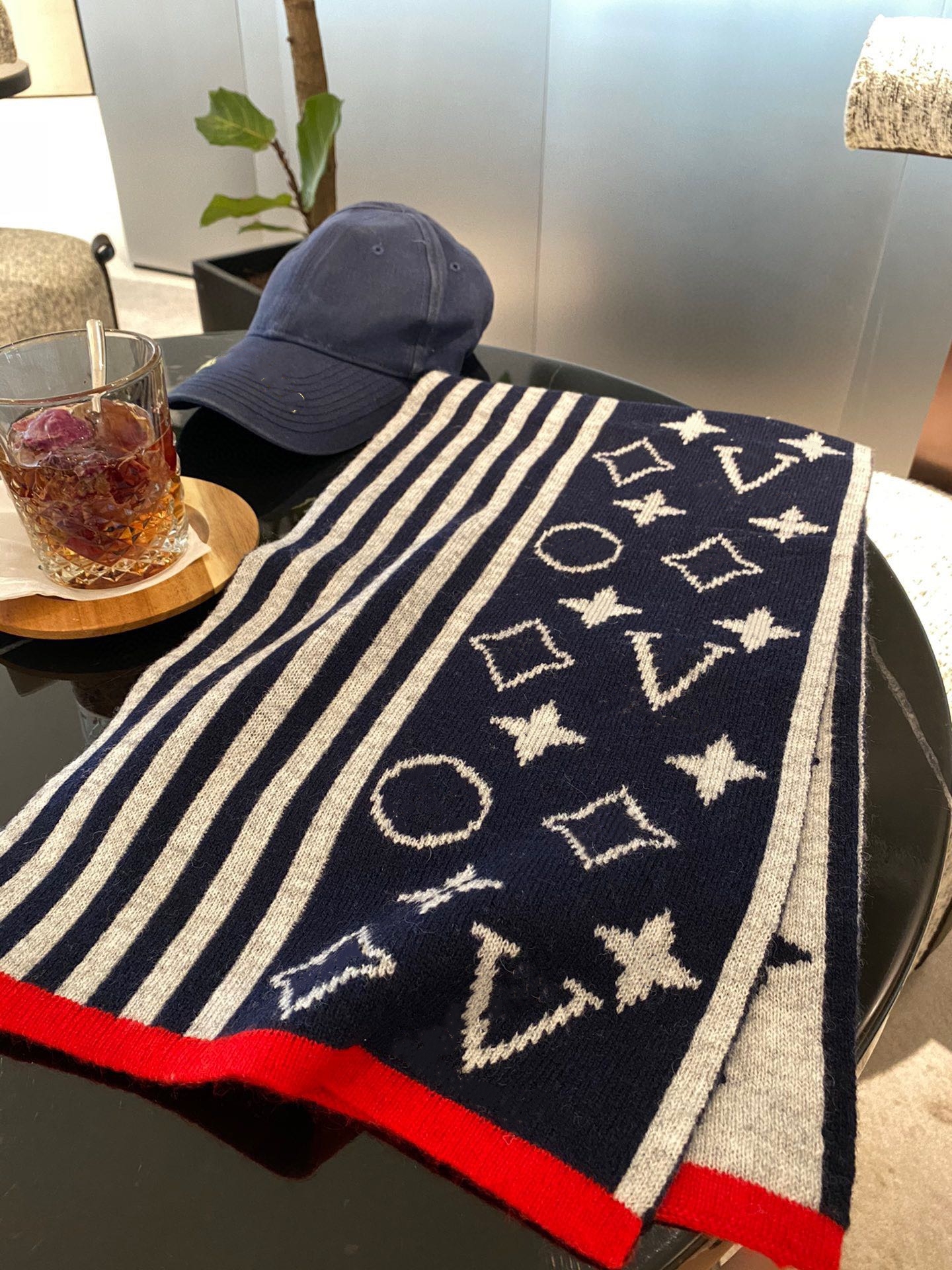 

2023 fashion Paris design 100% Cashmere Scarf men's and women's same brand letter scarf large shawl warm thickened wool 30cm x 180cm