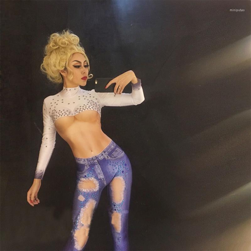 

Stage Wear Glisten Rhinestones Jumpsuit White Top Denim Costume Bling Women's Sexy Bodysuit Big Hole Jeans Rompers Female Prom Outfit